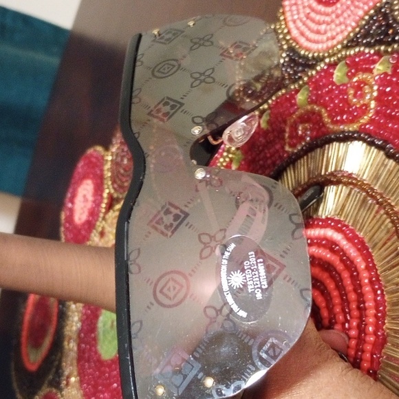 Aldo Shield Sunglasses-Black - Picture 10 of 17